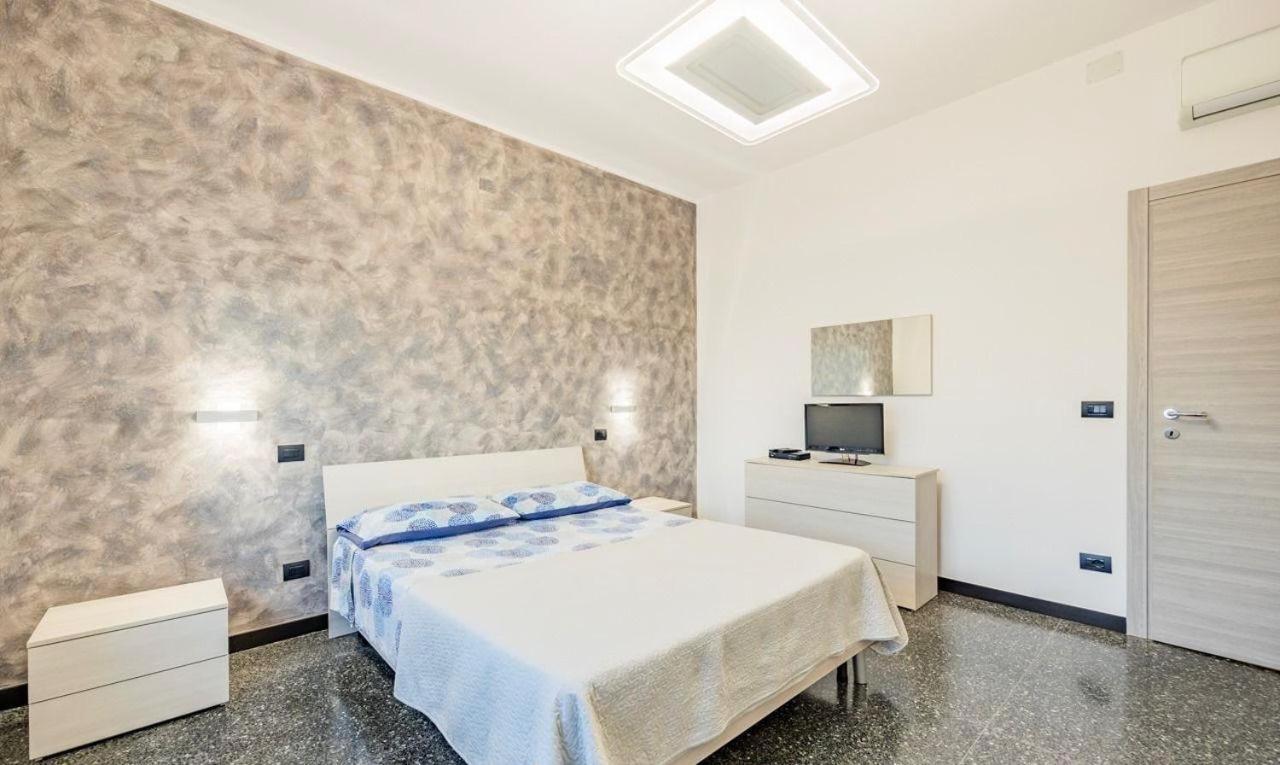 Ad Un Passo Dal Mare Apartamento Savona Exterior foto